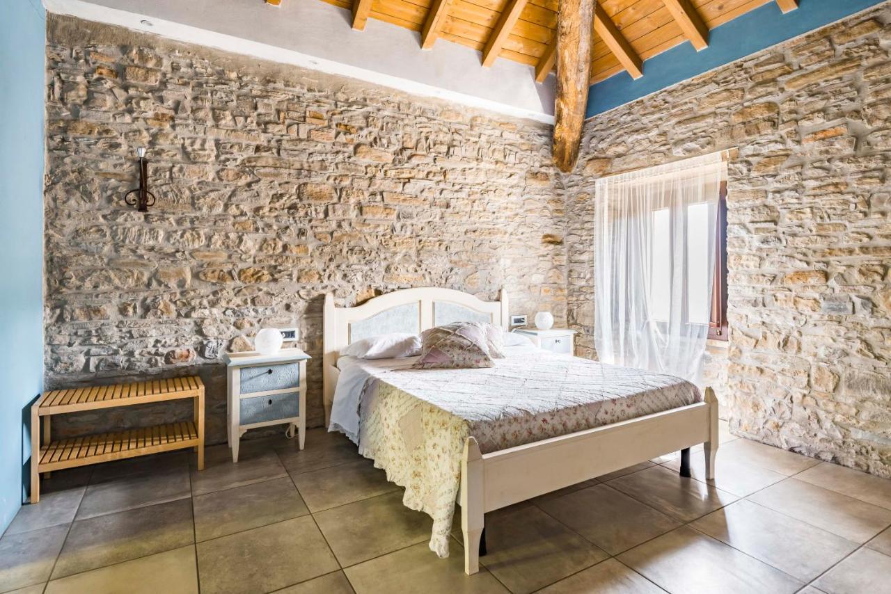 Agriturismo Il Salice Tizzano Val Parma ภายนอก รูปภาพ