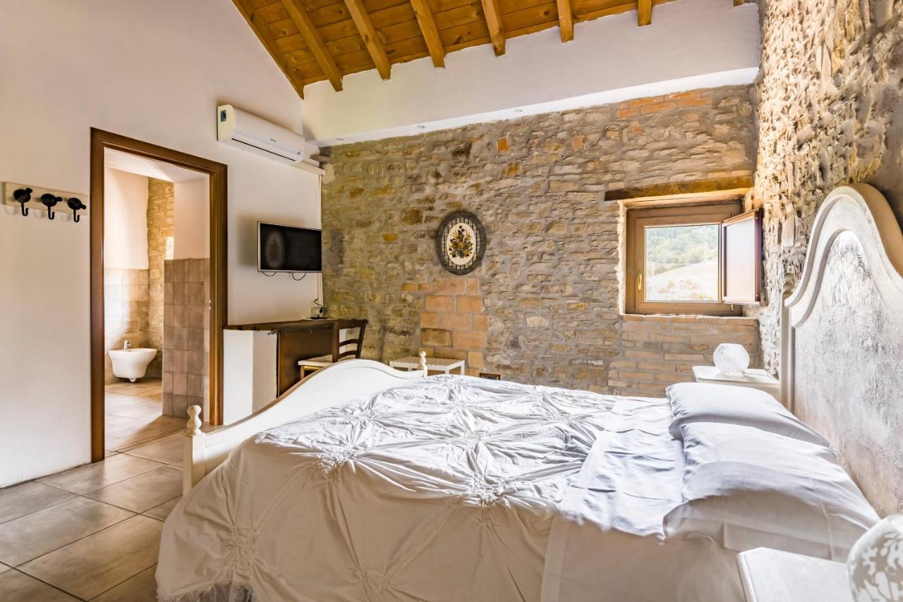Agriturismo Il Salice Tizzano Val Parma ภายนอก รูปภาพ