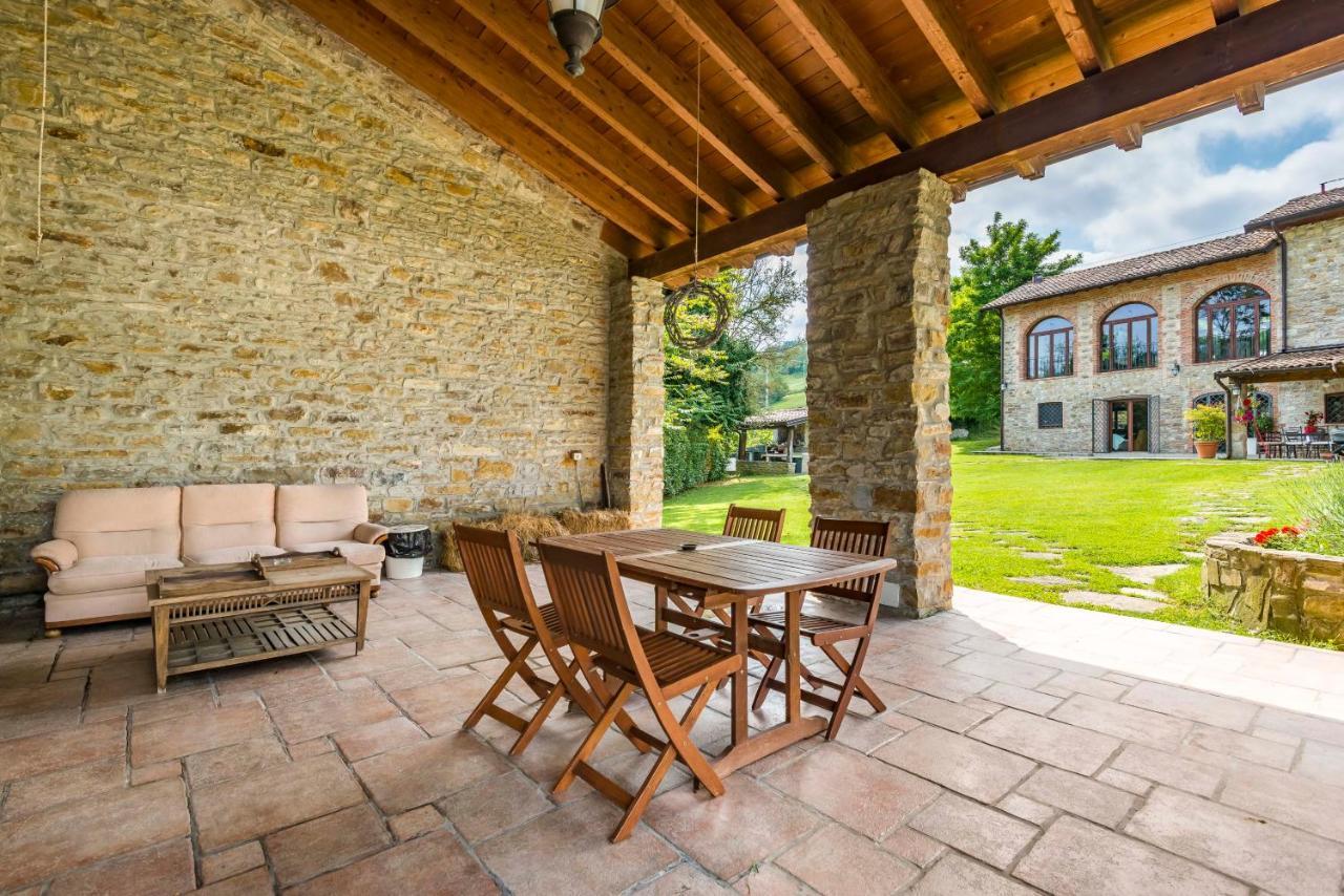 Agriturismo Il Salice Tizzano Val Parma ภายนอก รูปภาพ