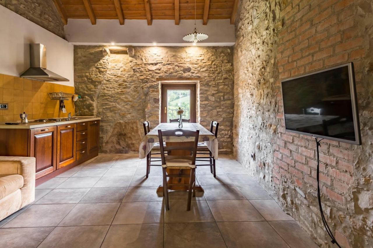 Agriturismo Il Salice Tizzano Val Parma ภายนอก รูปภาพ