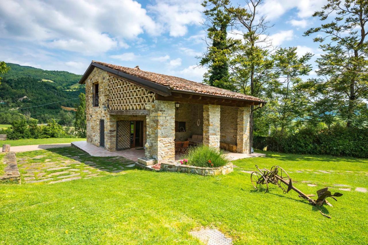 Agriturismo Il Salice Tizzano Val Parma ภายนอก รูปภาพ