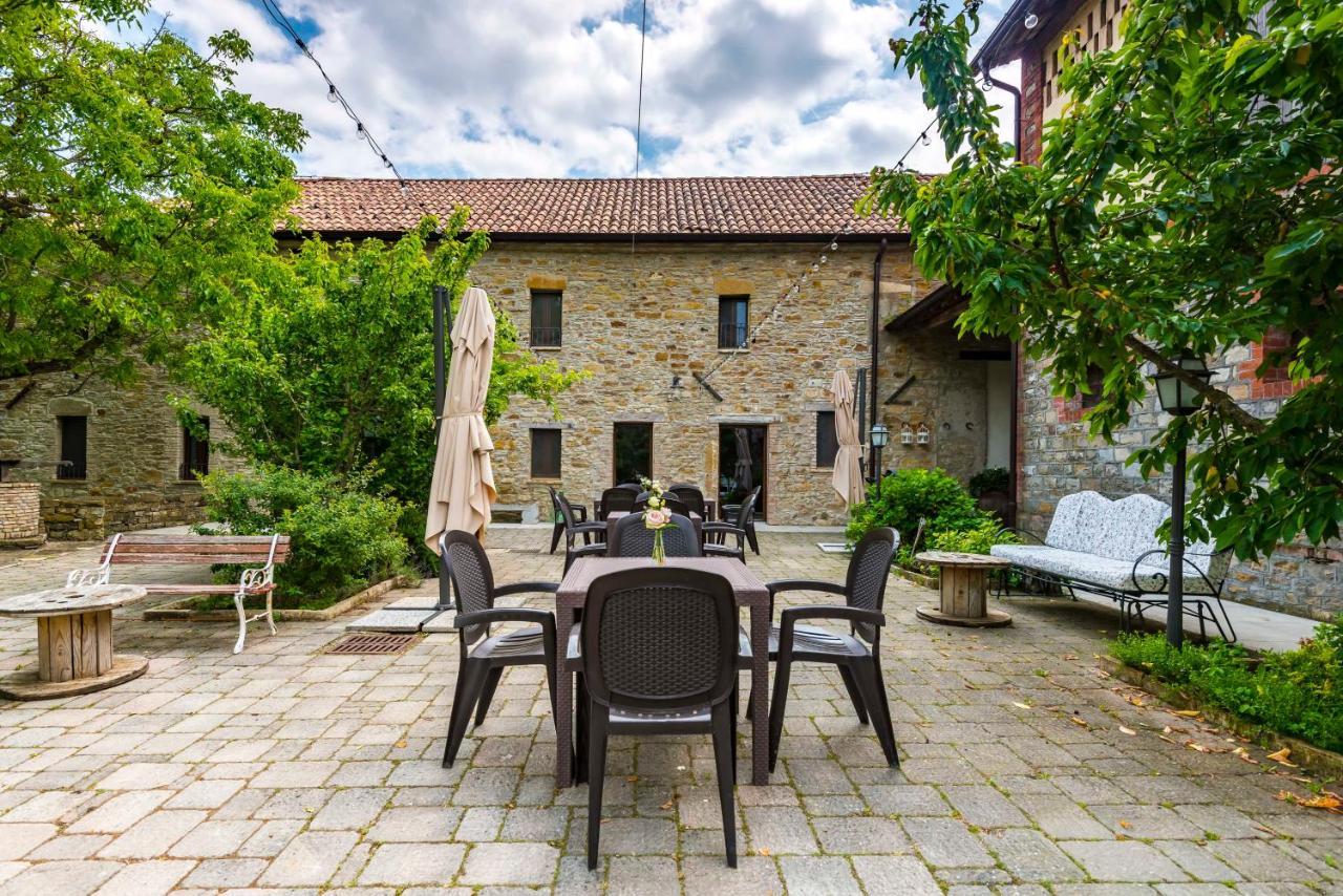 Agriturismo Il Salice Tizzano Val Parma ภายนอก รูปภาพ