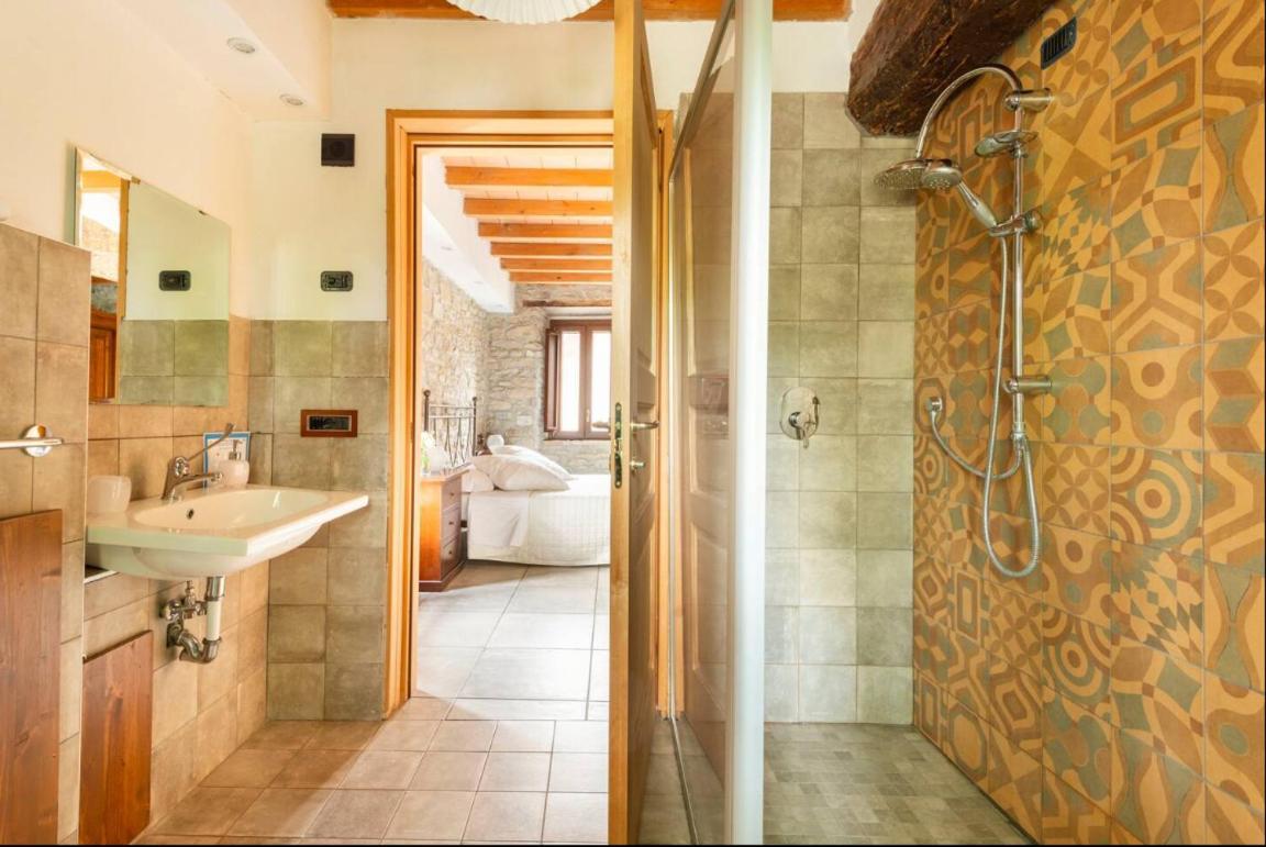 Agriturismo Il Salice Tizzano Val Parma ภายนอก รูปภาพ