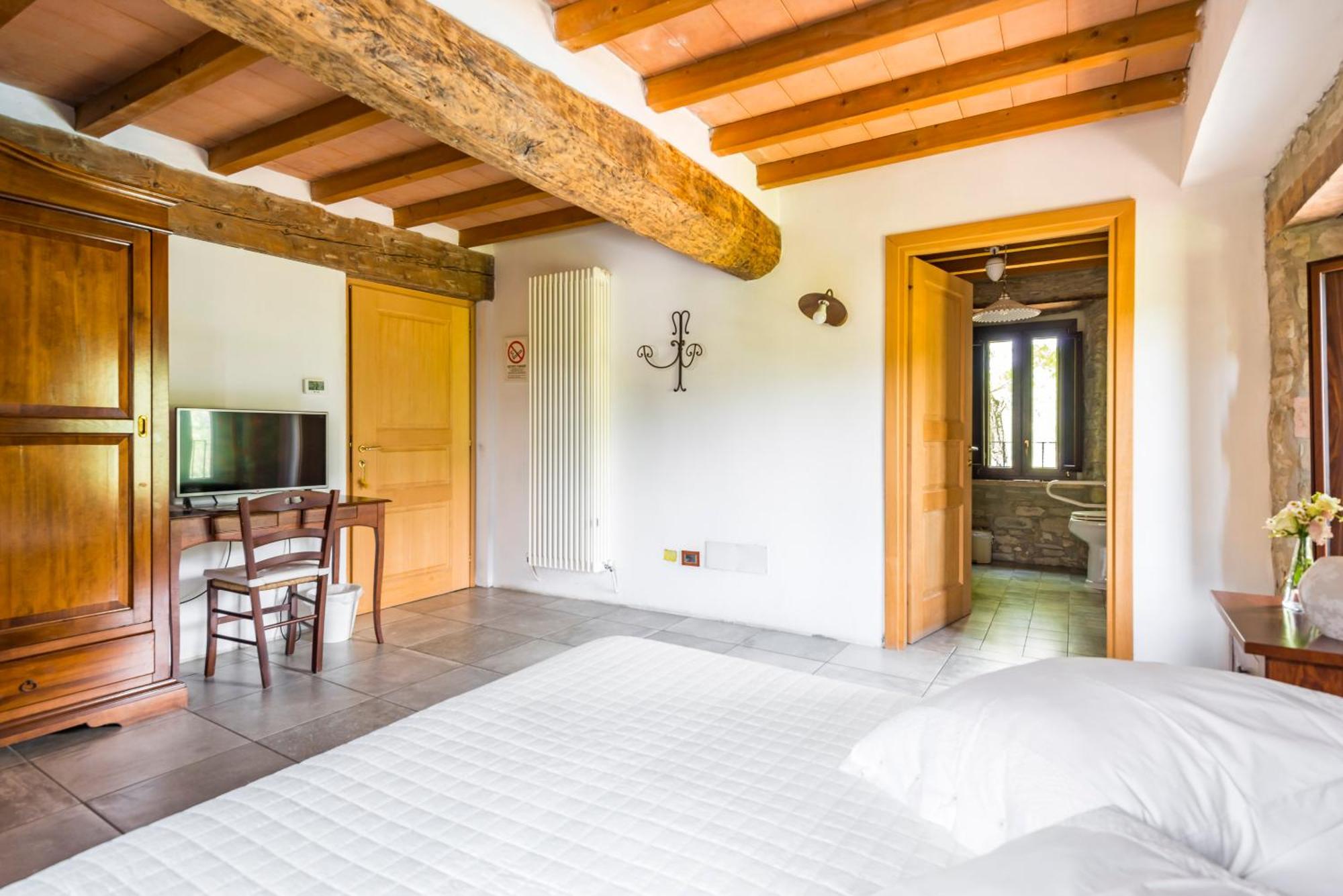 Agriturismo Il Salice Tizzano Val Parma ภายนอก รูปภาพ