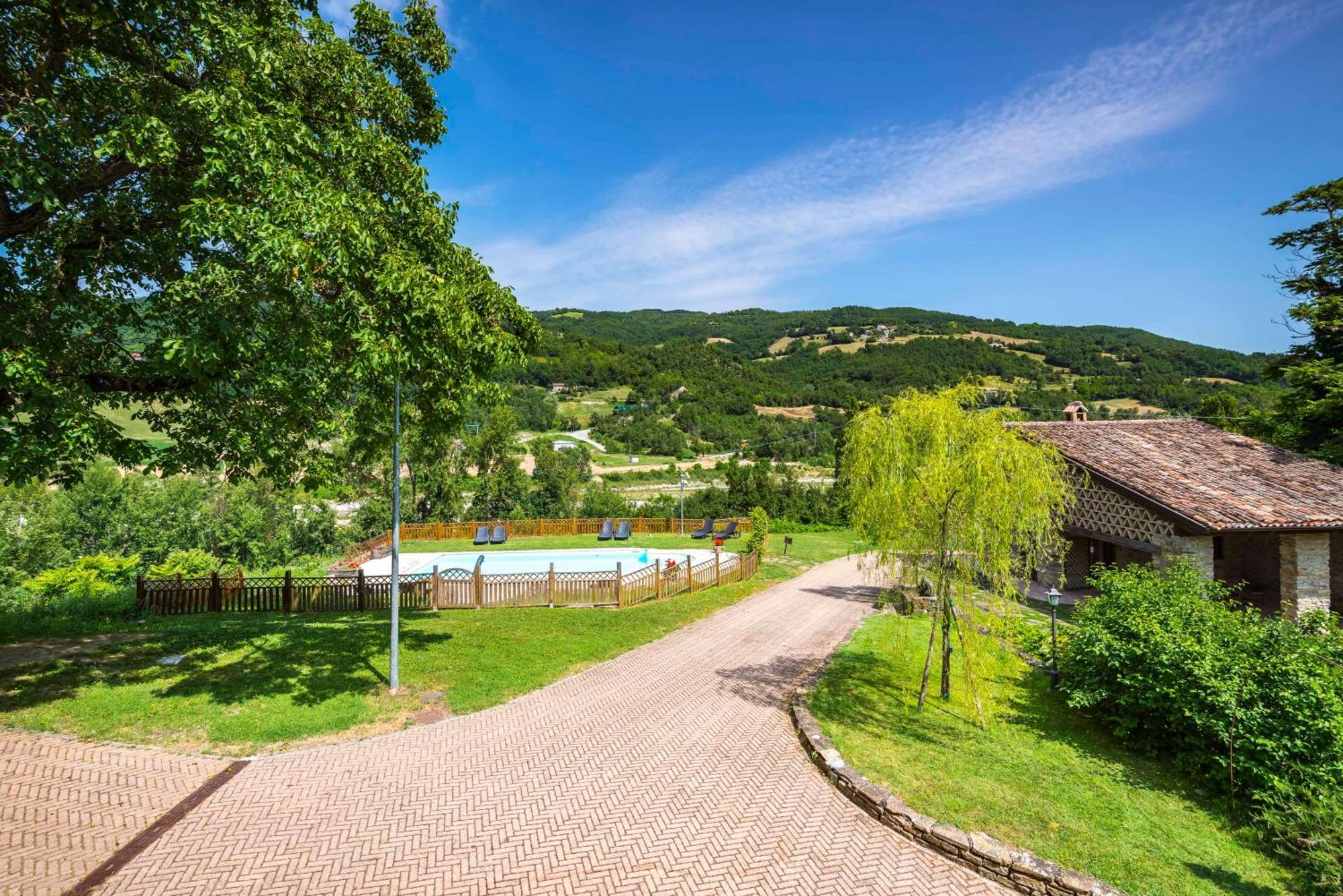 Agriturismo Il Salice Tizzano Val Parma ภายนอก รูปภาพ