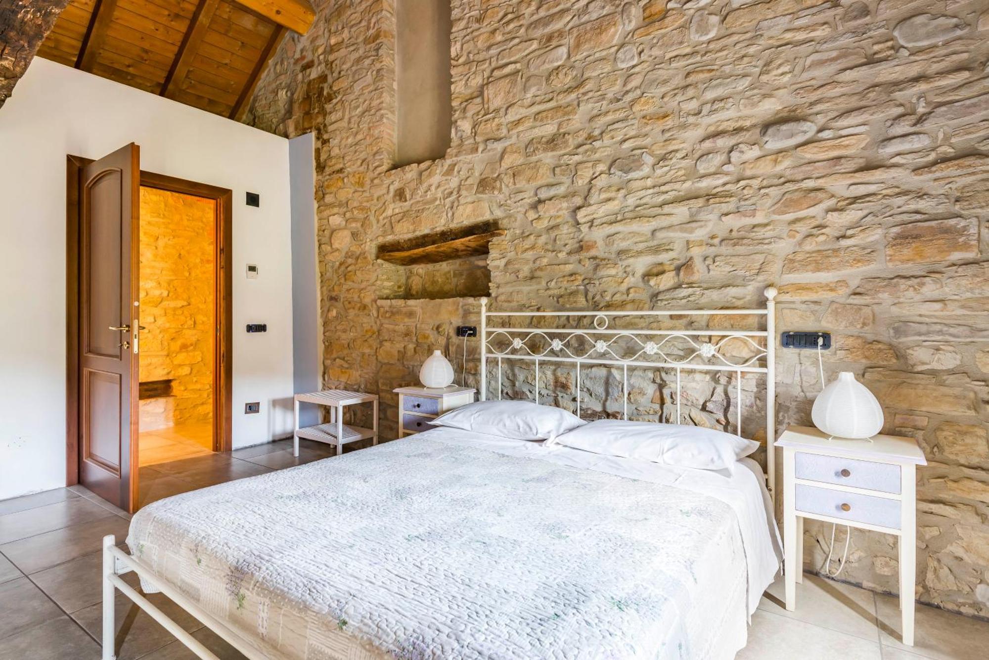Agriturismo Il Salice Tizzano Val Parma ภายนอก รูปภาพ